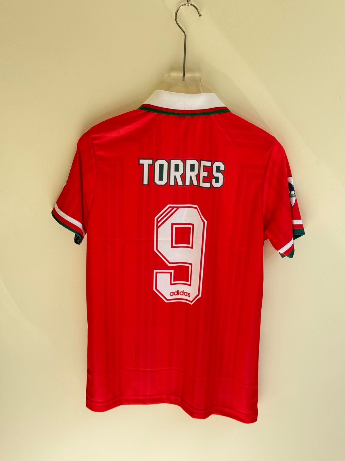 TORRES LIVERPOOL HOME 1993-95 POLO EMBROIDERY