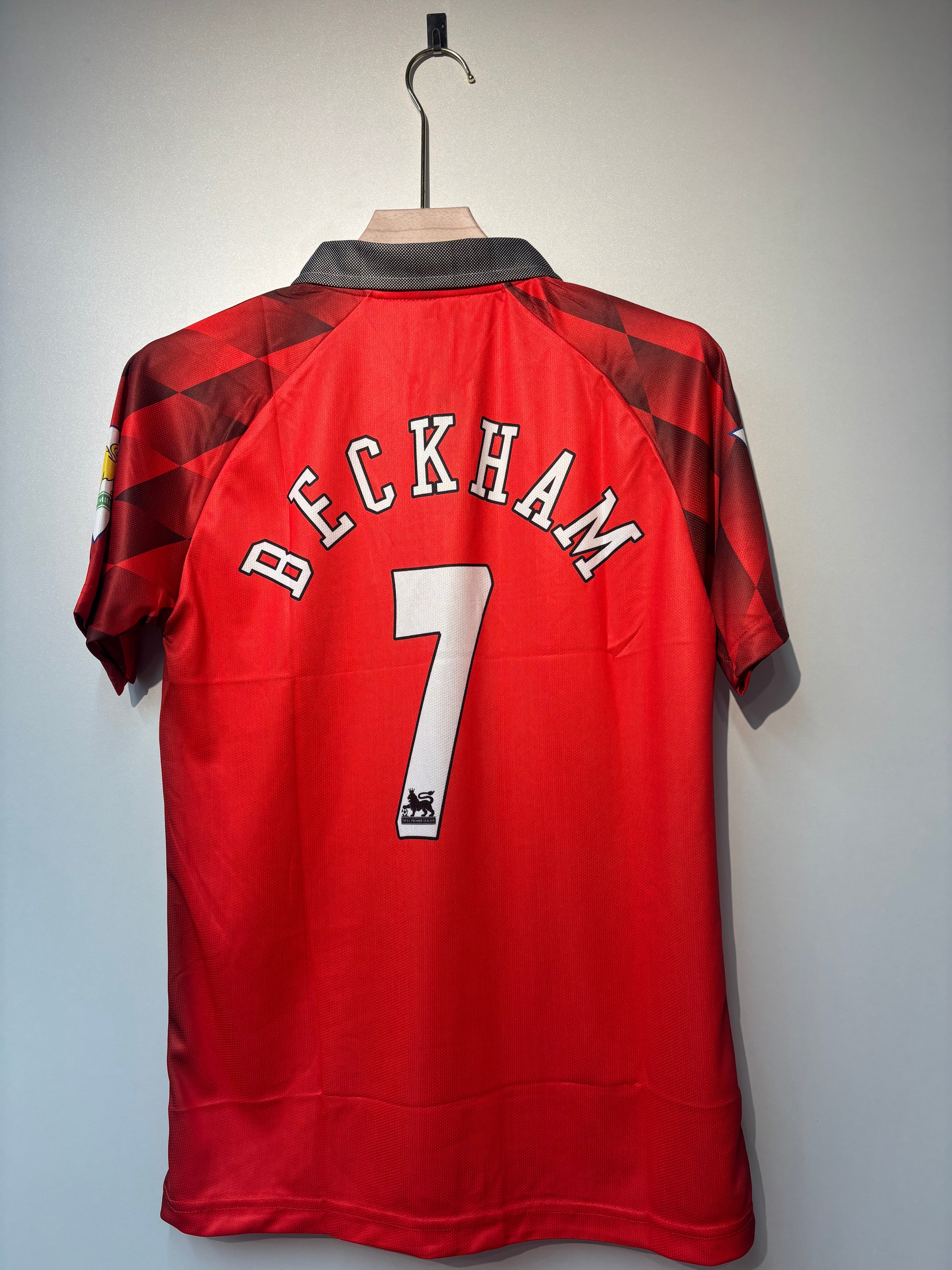 BECKHAM MANCHESTER UNITED POLO 1996-98 HOME KIT EMBROIDERY